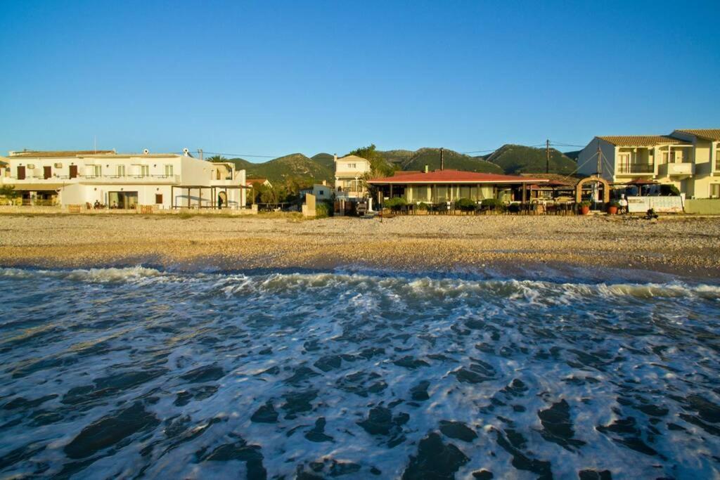 Maistro Beach House Villa Acharavi  Exterior foto